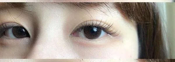 Monolid-Augen Nahaufnahme: Referenzfoto der Augenform für das Wimpern-Mapping